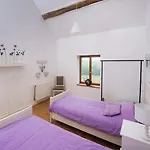 Souvenir, Holiday home *